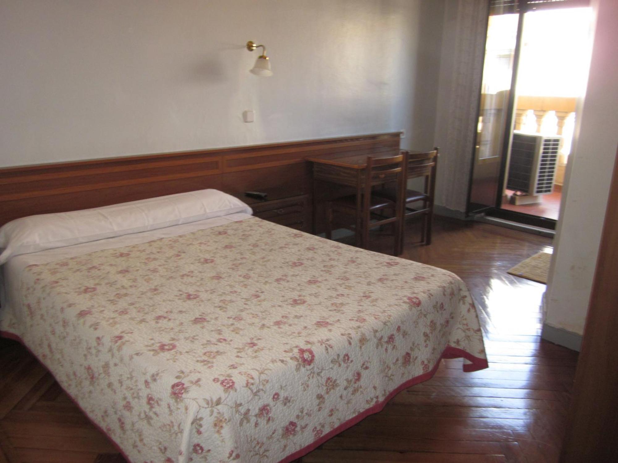 Hostal Splendid - Gran Via Мадрид Экстерьер фото